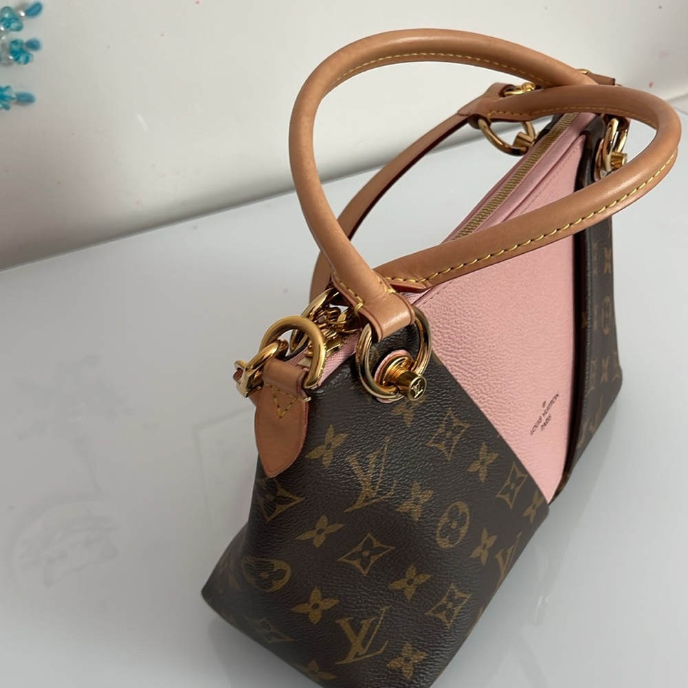 Authentic Louis Vuitton V Tote Monogram Canvas and Leather BB - Picture 3 of 10